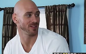 Brazzers - Dirty Masseur - Free Tittie Massage scene leading role Eve Laurence and Johnny Sins