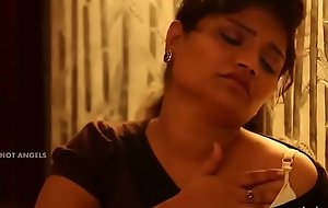 desimasala porn video -Sashi aunty enticed by young boy (Navel kiss and cleavage show)