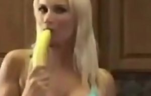 BANANA Deep Throat Amatorial, relating to on CAMSANDCAMXXX fuck clip