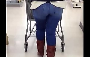 Nice Puerto Rican ass at Walmart