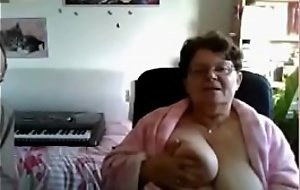 Flashing granny from webcamhookerporn video broad in the beam plump confidential