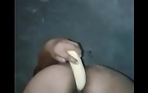 Negra madura de Whatsapp se mete plátano por el culo