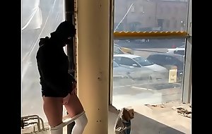 Magda Squirts in Public Construction P.2