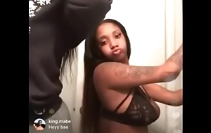 Stripper bouncing them tits of the gram