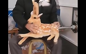 Bambi es penetrada brutalmente por maquina xD