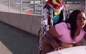 Gibby The Clown Fucks Juicy Tee On Atlanta's Most Popular Highway