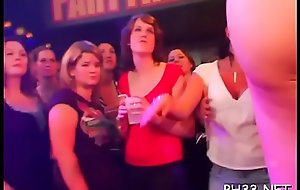 Drunk cheeks sucking weenie in club