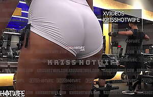 Kriss Hotwife Gostosa De Legging Mostrando a Bunda Gostosa Na Academia. Completo no RED