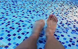 Foot fetish in a big pool