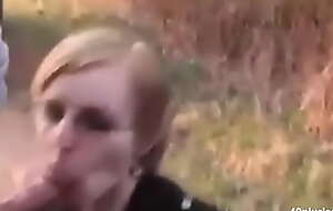 This hot milf love to suck a strangers dick while dogging