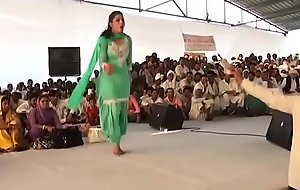 इसी​ डांस की वजह से सपना हुई थी हिट ! Sapna choudhary first hit dance Brazen