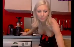 sexy teen blonde snap lilycute69 fingers will not hear of pussy