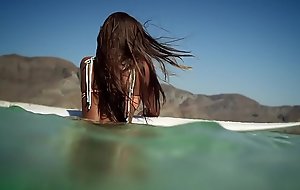Sexy Slo-Motion Surf Models in 1000fps - HelloKisses.co