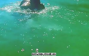выпал ливчик во время купания в море